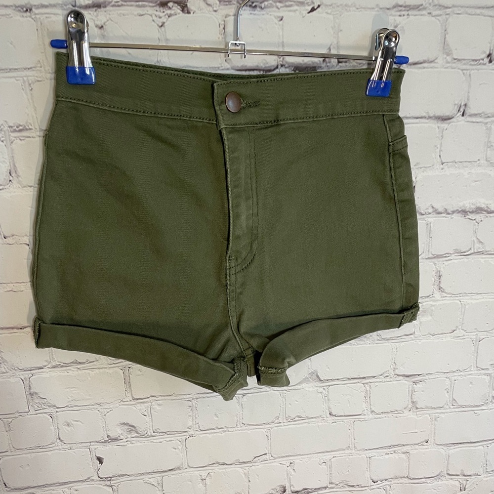 Army green high waisted cuffed shorts size 25